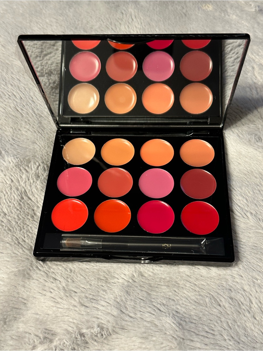New ISH Lip Gloss Lipstick Lip Color Statement Palette